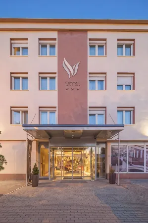 Vitta Hotel Superior Отели в г. Дунакеси