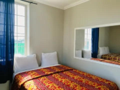 โรงแรมพลาซา การ์เดนา