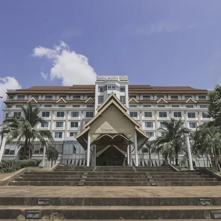 Arawan Riverside Hotel