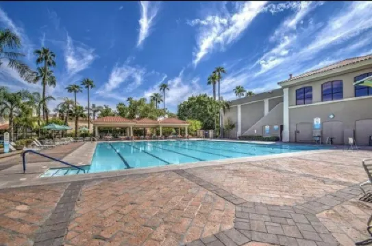 Lovely 4 bedroom home with pool and extras!