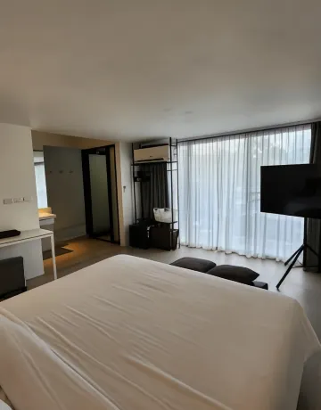 ห้องดีลักซ์วิวเมืองพร้อมระเบียง