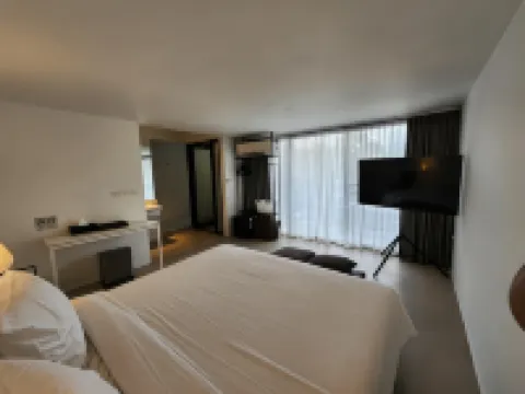 โรงแรม พอร์ สันติธรรม