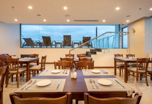 아베니스 호텔의 야외 수영장