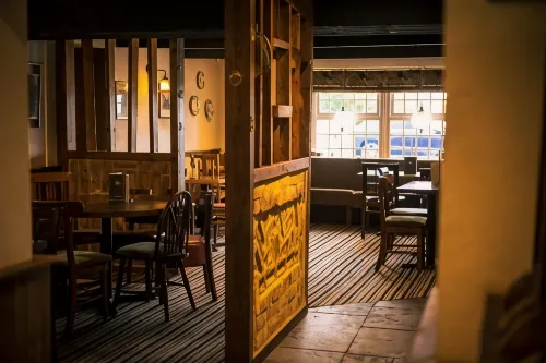 Three Horseshoes Inn - Homestays