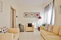 Nautilus Apartments Airport by Airstay