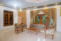 Wisma Giri Mulyo B Near Grojogan Sewu Mitra RedDoorz Hotels in Tawangmangu