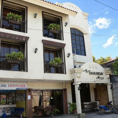 Darunday Manor Отели рядом с достопримечательностью «Bohol National Museum»