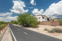 Prime Location Retreat!