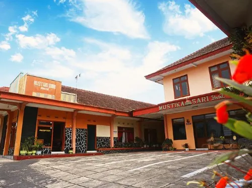 Mustika Sari Hotel Batu Hotels in Bumiaji