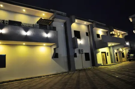 Moz One Executive Guest Rooms Hombori