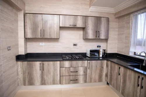 2 Bed Furnished Apartment - Wifi Aircon Parking - 4-Star