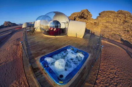 Wadi Rum Bubble Luxotel Отели рядом с достопримечательностью «Rum village»