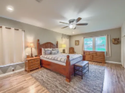 Zipp Away Ld 728 3 Bedroom Home by RedAwning Hotels in Selma