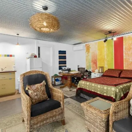 This pet friendly retreat is excellent to relax over looking a "rain forest