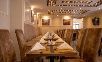 Mara Frontier Hotel