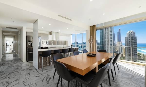 Artique Surfers Paradise - Official