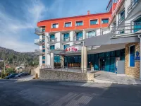 Hotel Ski&Sky Hotel a 