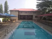Le Savanna Country Lodge and Hotel