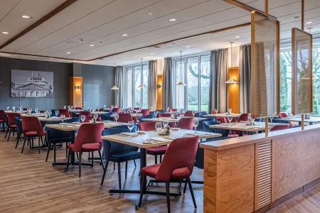 Radisson Blu Hotel, Karlsruhe Отели рядом с достопримечательностью «Університет мистецтв та дизайну Карлсруе»