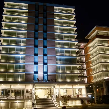 Hotel Velvet Plaza