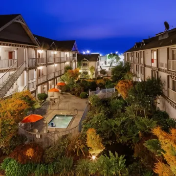 Best Western Plus Bayshore Inn