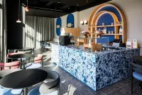 TRIBE Manchester Airport - bar
