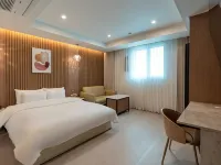 Jecheon Hound Hotel Hotels near Songhwasa