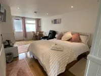 Aquarius B&B Hotels in Mitchell