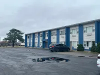 Motel 6 Sault Ste. Marie, ON - parking