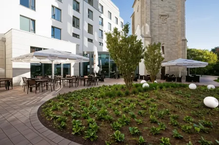 Steigenberger Parkhotel Braunschweig Отели рядом с достопримечательностью «Крепость Данквардероде»