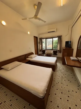 Hotel J.B. Отели рядом с достопримечательностью «Bangunan Sultan Ibrahim»