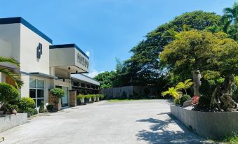 RedDoorz Plus near Robinsons Place Gensan