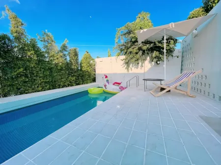 7 Class Pool Villa Отели в г. Chachoengsao