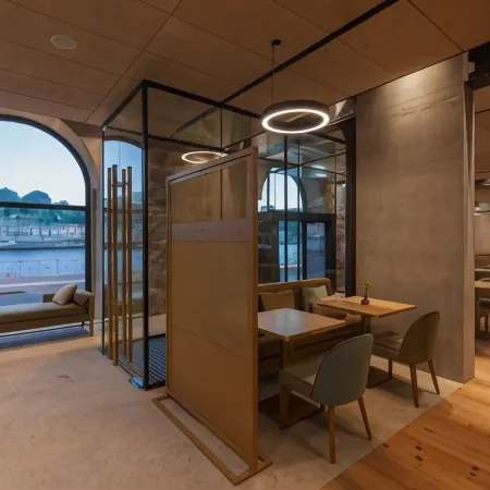 Neya Porto Hotel Отели рядом с достопримечательностью «Издательство Porto Editora»