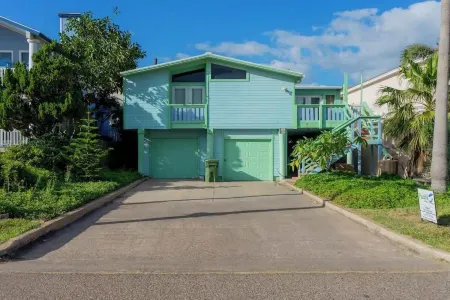 Caribbean Vibes House Отели рядом с достопримечательностью «Sea Turtle, Inc.»