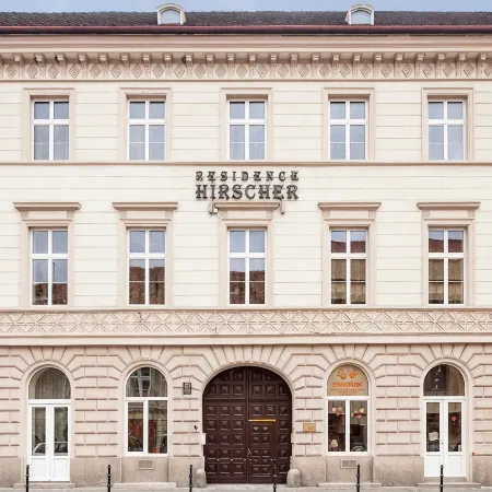 Residence Hirscher Отели в г. Брашов