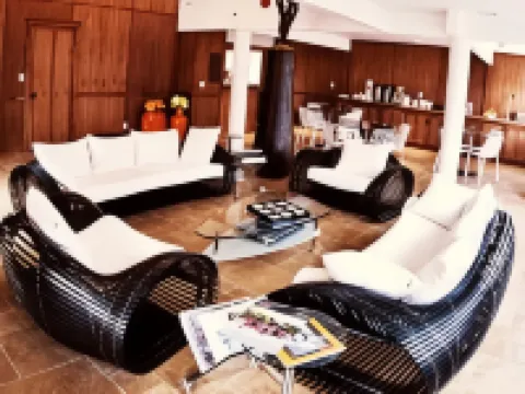 Hummingbird Inn Hotels in Ojai