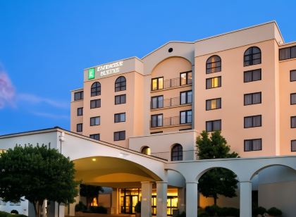 엠버시 스위트 바이 힐튼 그린즈버러 에어포트