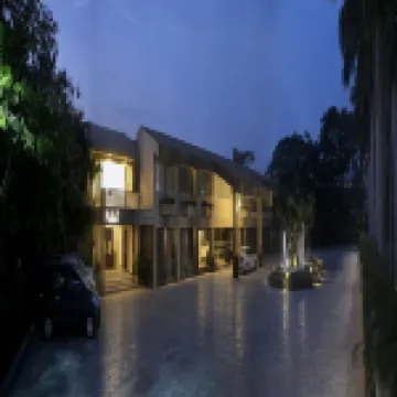 Enrise by Sayaji Bhopal Hotels near Taj-ul-Masjid