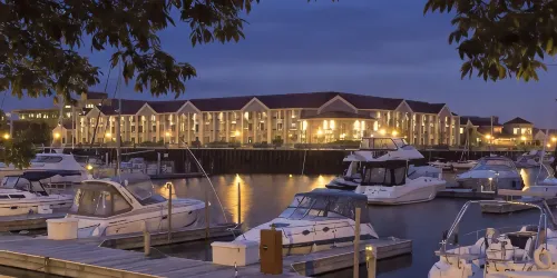 DoubleTree by Hilton Racine Harbourwalk Hotels in Racine