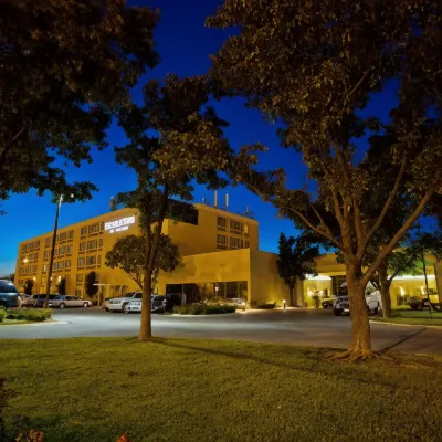 DoubleTree by Hilton Hotel Wichita Airport Hotels near Newman University