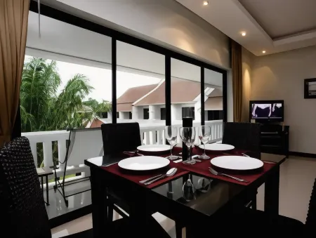 Palm Grove Resort, Pattaya Отели рядом с достопримечательностью «Columbia Pictures Aquaverse»