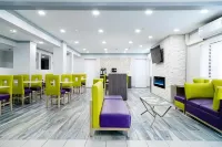 La Quinta Inn by Wyndham Birmingham - Inverness - parking
