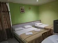 Hotel Inderapura - 2-Star