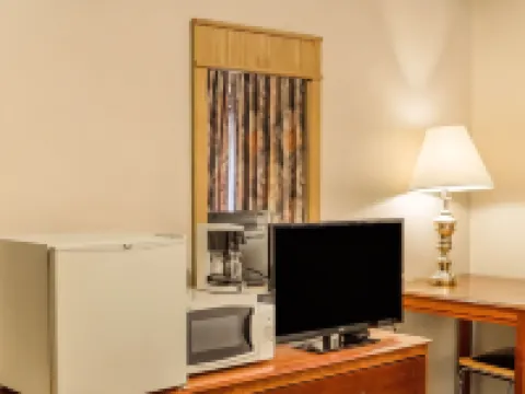 Rodeway Inn Hotels in Kalkaska