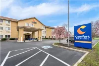 Comfort Inn & Suites Fairborn Near Wright Patterson AFB - Parking
