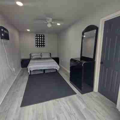 Backyard Guest House Suite Rooms