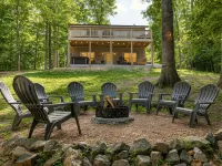 4 Bedroom Lakehouse w/ Hot Tub, Firepit, & Game Room