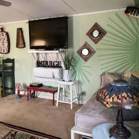 Cozy 1-bedroom apartment in tranquil Buxton, across from sound,with WiFi, AC