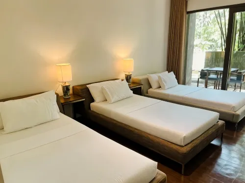 Siama Hotel - parking